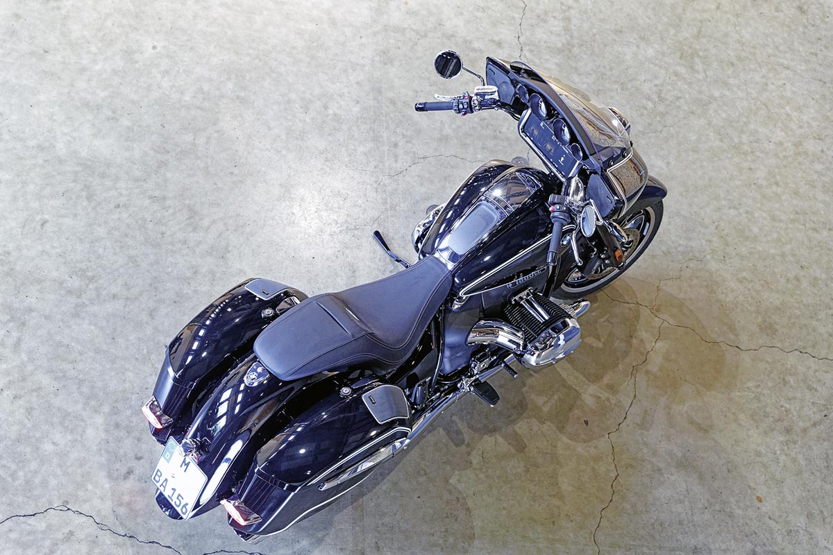 BMW R 18 B - Der Boxermotor dominiert die Maschine BMW R 18 B - Der Boxermotor dominiert die Maschine