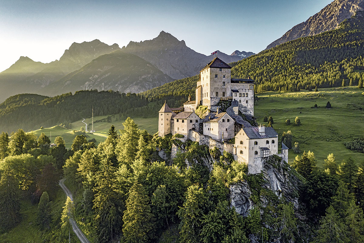 Schloss Tarasp, Foto: Schweiz Tourismus Schloss Tarasp, Foto: Schweiz Tourismus
