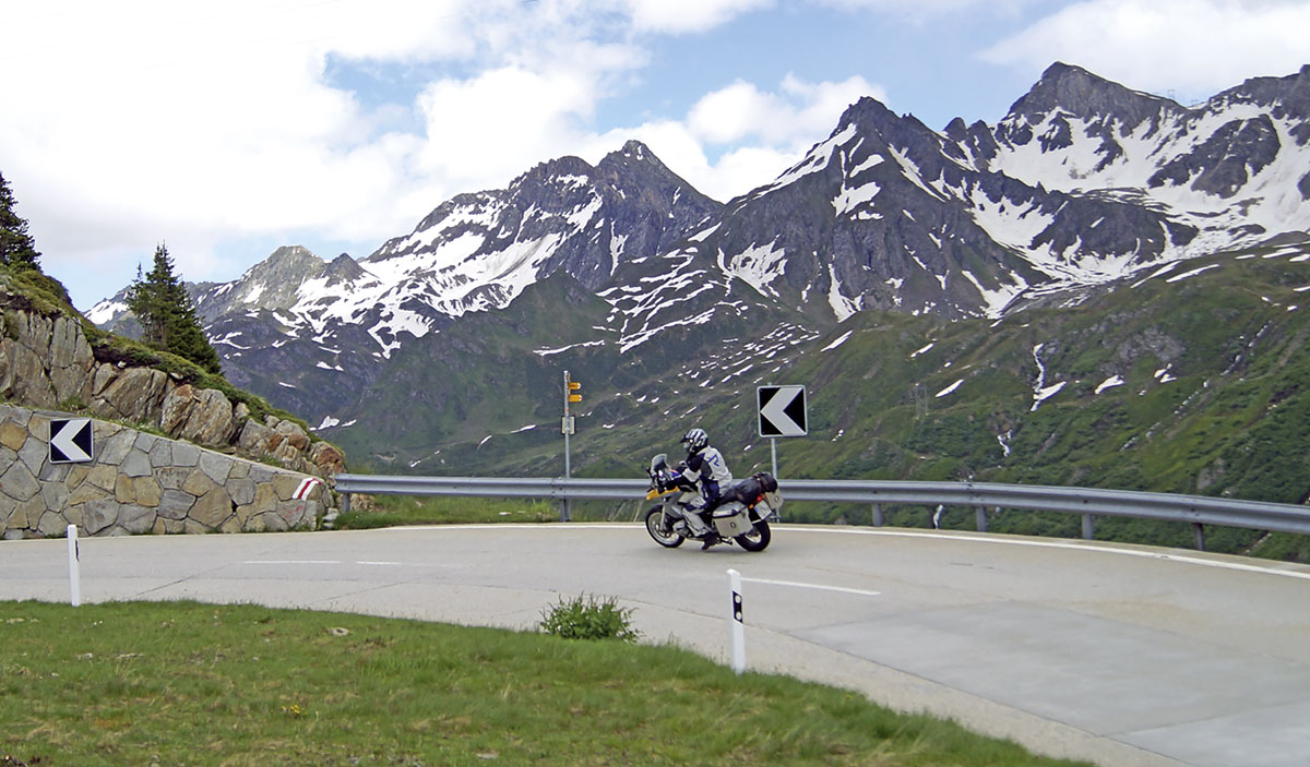 Anfahrt zum Nufenenpass Anfahrt zum Nufenenpass