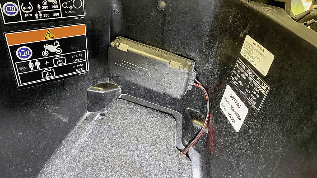 Das Rideet One misst nur ca. 10 x 4,5 x 2 cm Das Rideet One misst nur ca. 10 x 4,5 x 2 cm