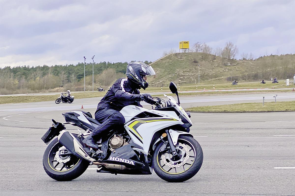 Auf der Kreisbahn beim ADAC Intensivtraining