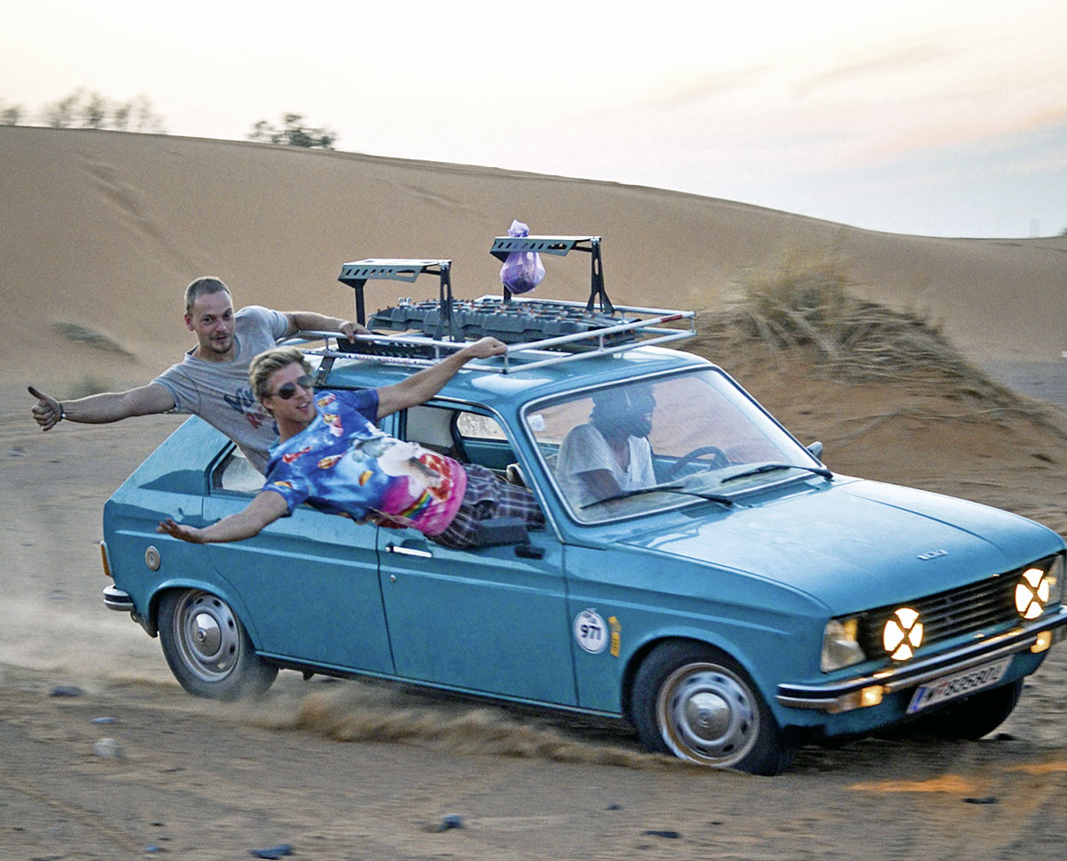 Auch die Autofahrer hatten ihren Spaß - BackRoadClub - Europe Africa Auch die Autofahrer hatten ihren Spaß - BackRoadClub - Europe Africa