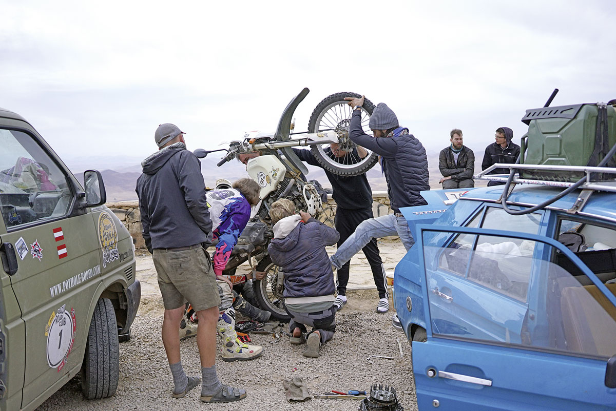 Kreative Reparatur - BackRoadClub - Europe Africa Kreative Reparatur - BackRoadClub - Europe Africa