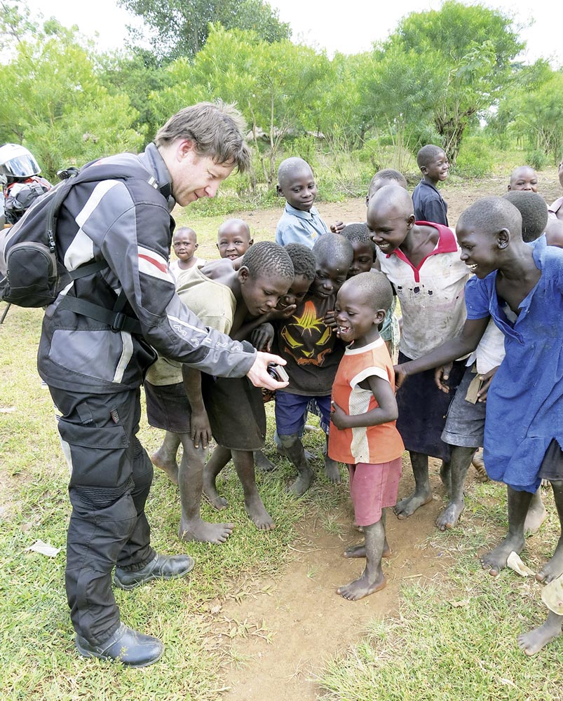 Kinder sind auf der ganzen Welt neugierig