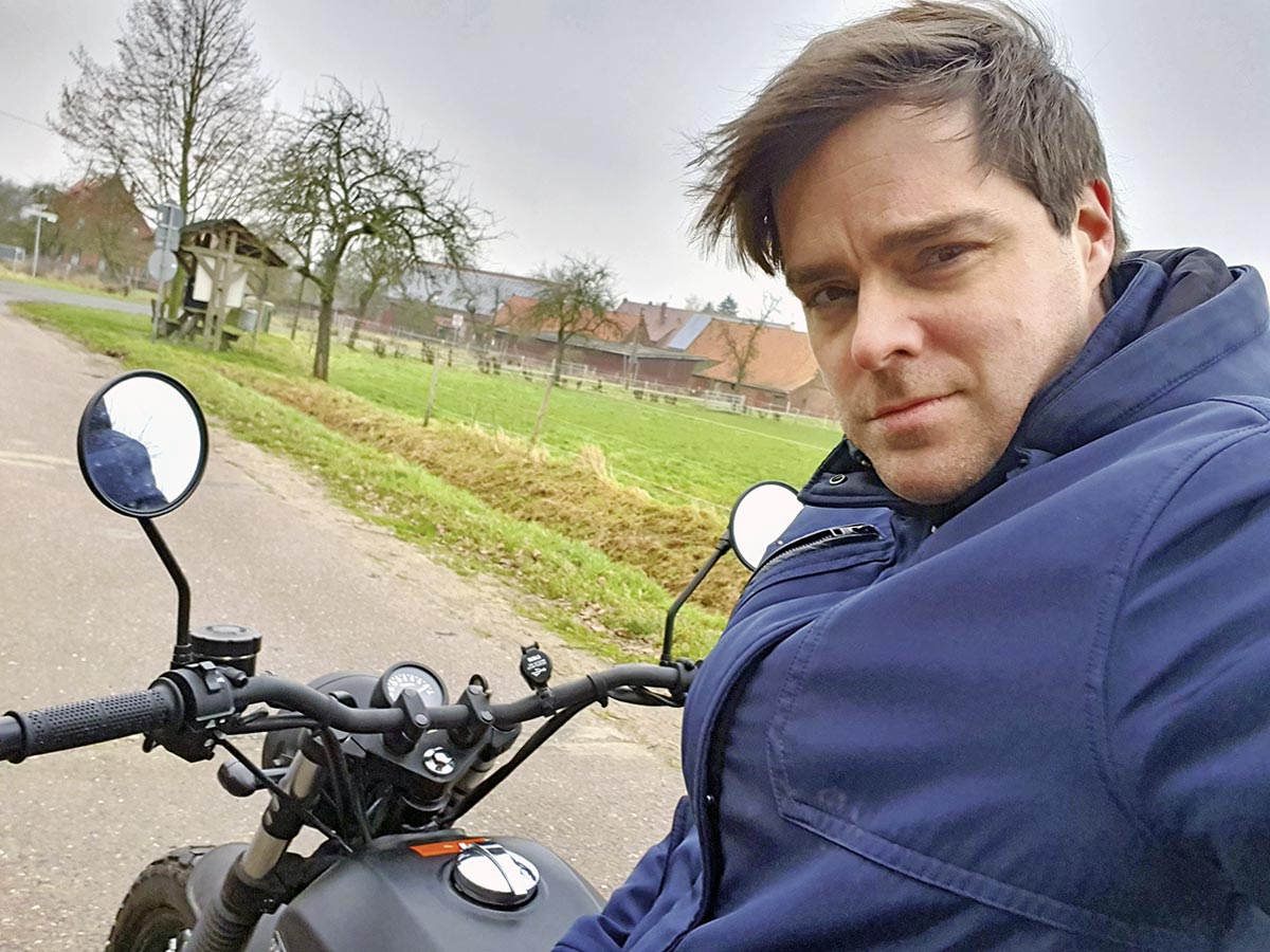 Sitzt die Frise? Ok, geht so ;-) 