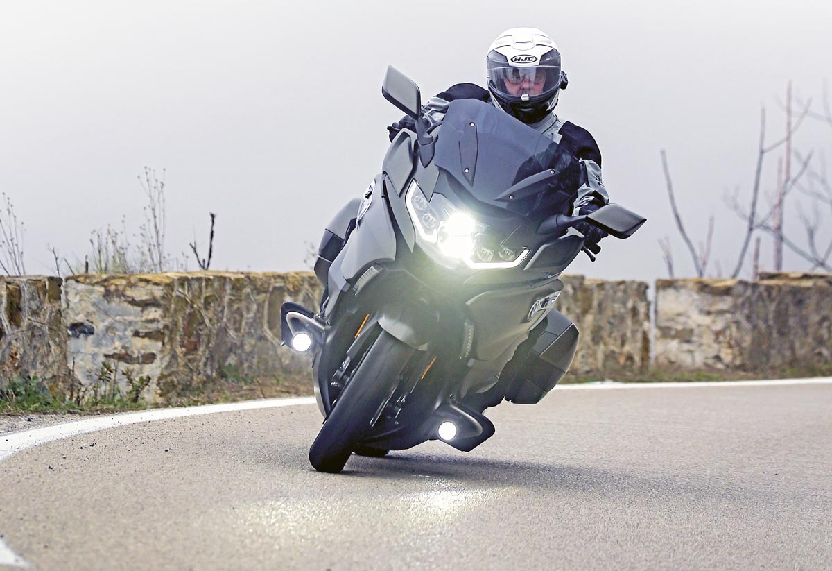 BMW K1600B - Die Zusatzleuchten sind optional BMW K1600B - Die Zusatzleuchten sind optional