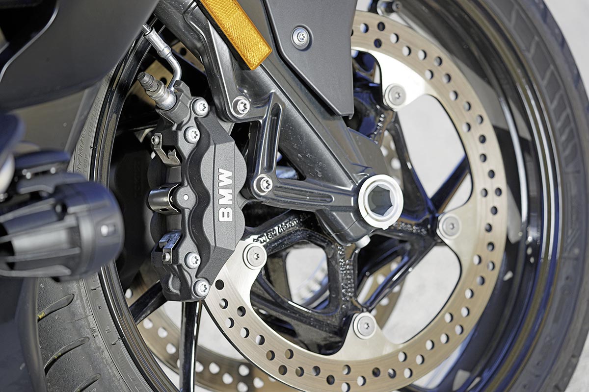 BMW K1600B - Klasse Bremsen, natürlich mit Kurven-ABS BMW K1600B - Klasse Bremsen, natürlich mit Kurven-ABS