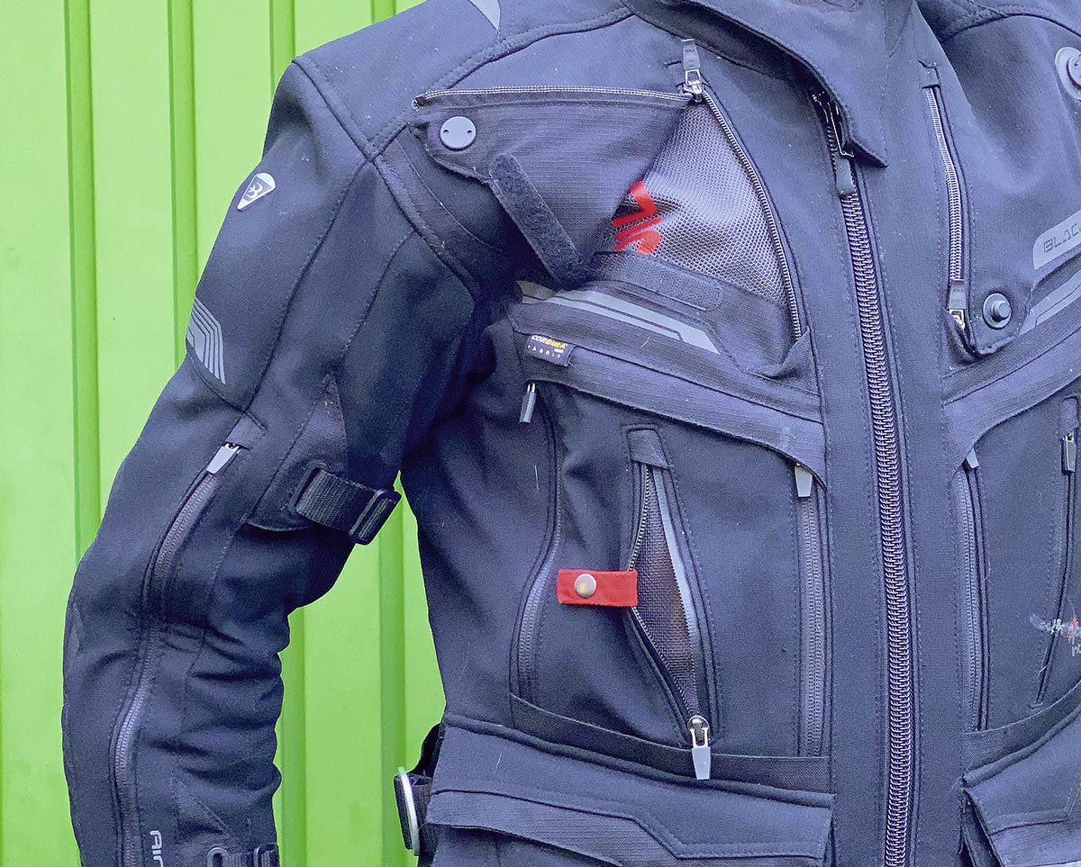 Moderne Motorradbekleidung bietet viele Features