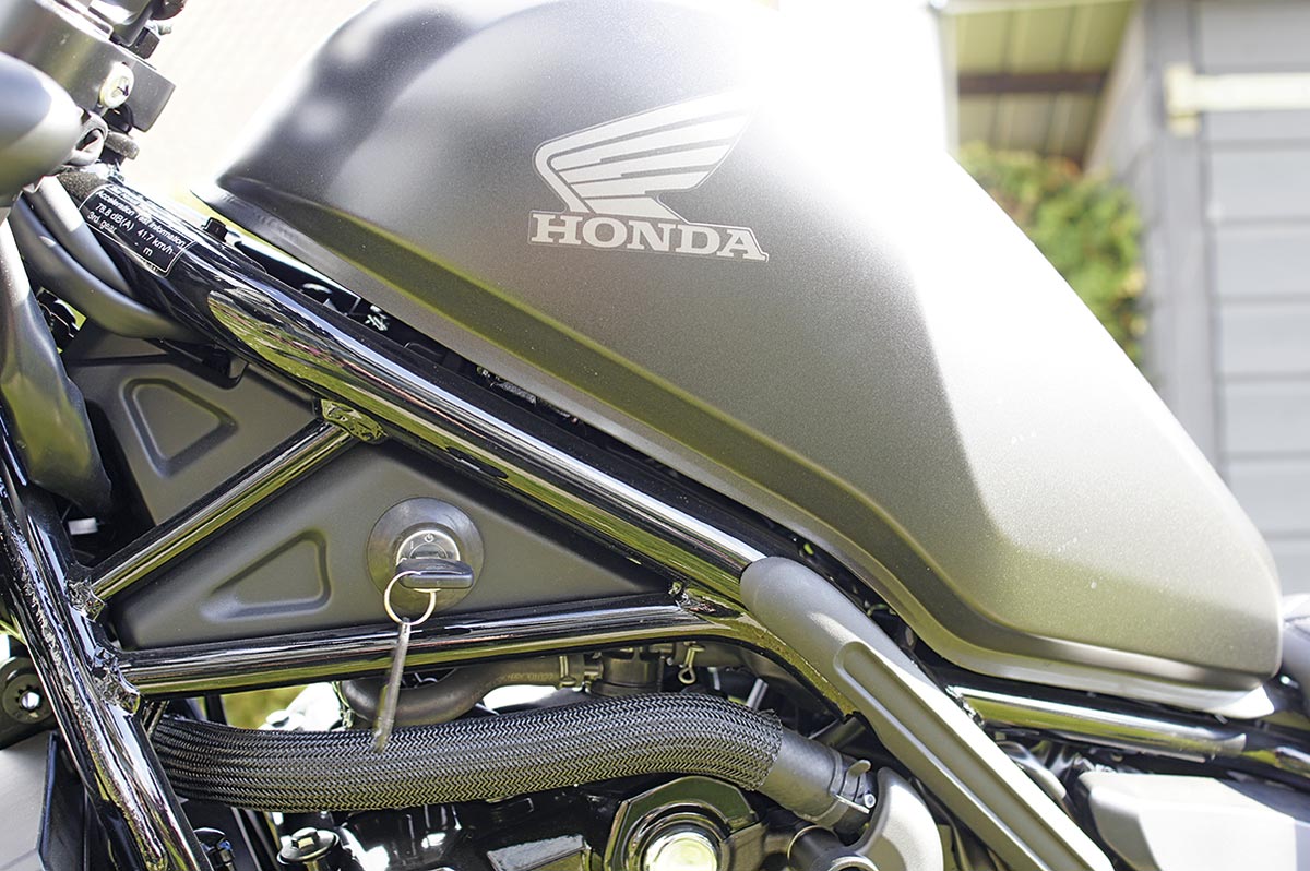 Zündschloss stylisch untergebracht aber nicht sehr praktisch