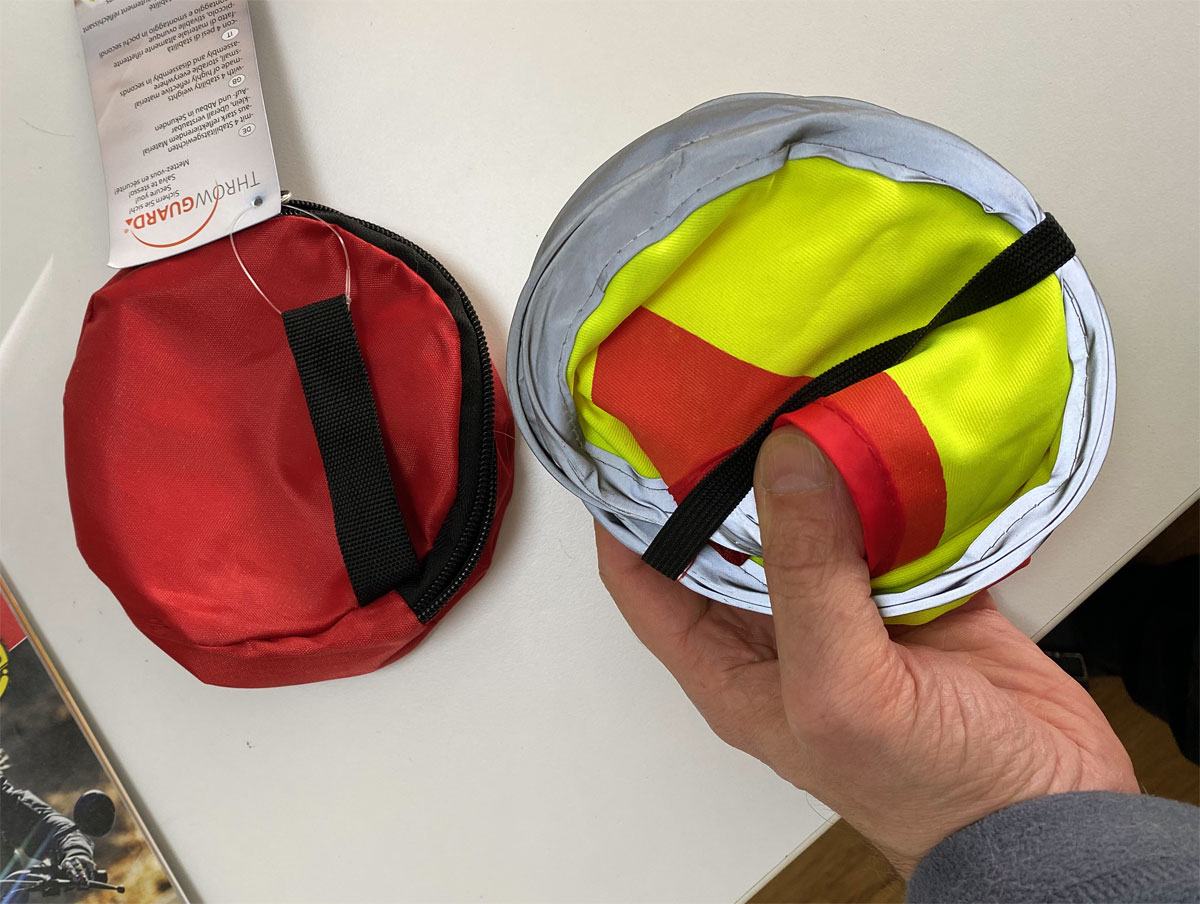 ThrowGuard handlich zusammengerollt