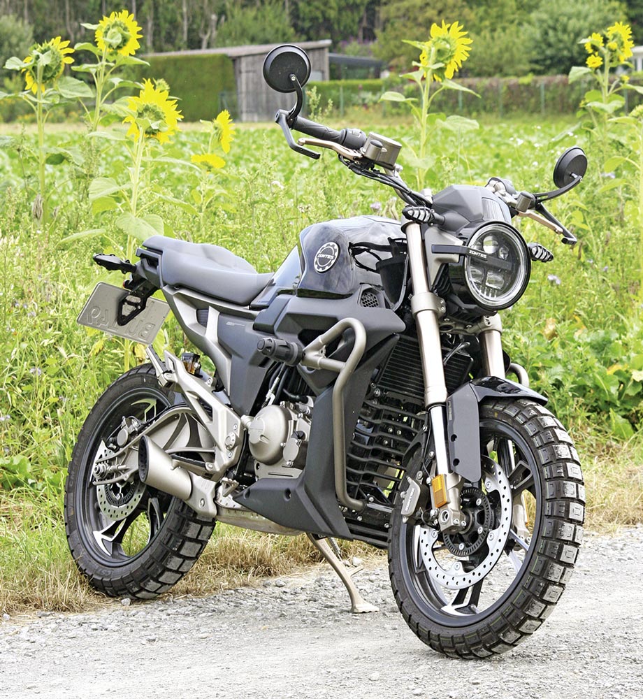 Zontes 125 G1 - Wuchtige Sturzbügel erinnern an ein Stunt-Bike