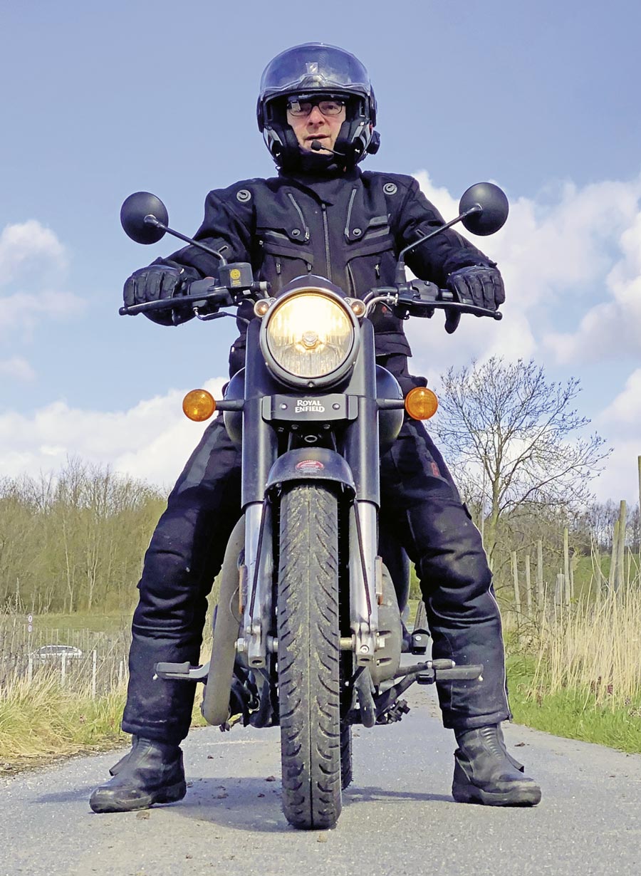 Angenehm tiefe Sitzposition - Royal Enfield Classic 350 - Modell 2022