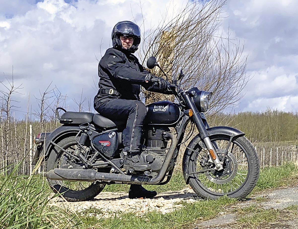 So tuckert es sich entspannt über Land - Royal Enfield Classic 350 - Modell 2022