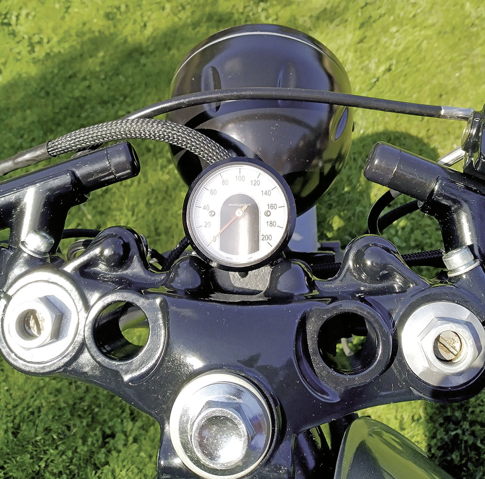 Cockpit der XV 920 mit Moto Gadget Tacho Cockpit der XV 920 mit Moto Gadget Tacho