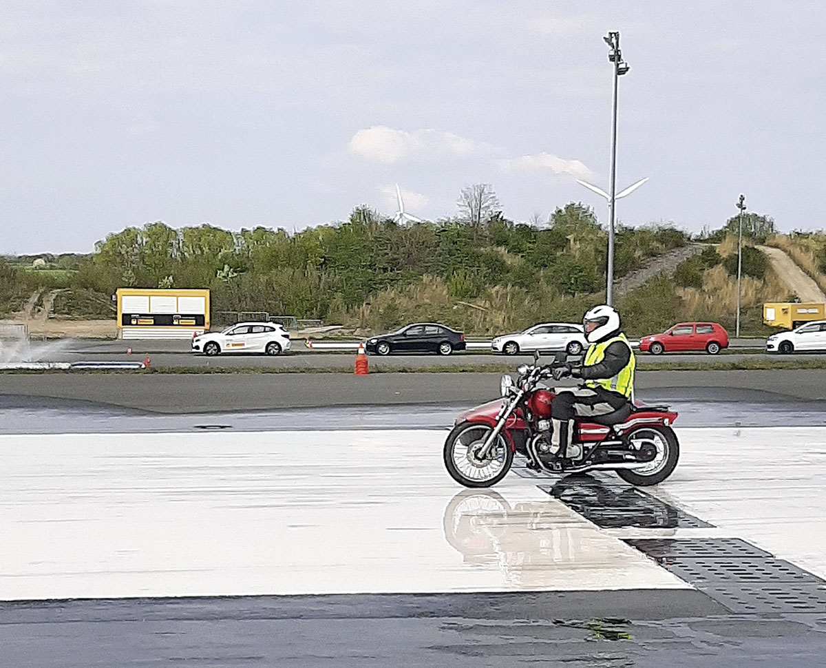 Bremsübungen auf dem "Gleitmodul"