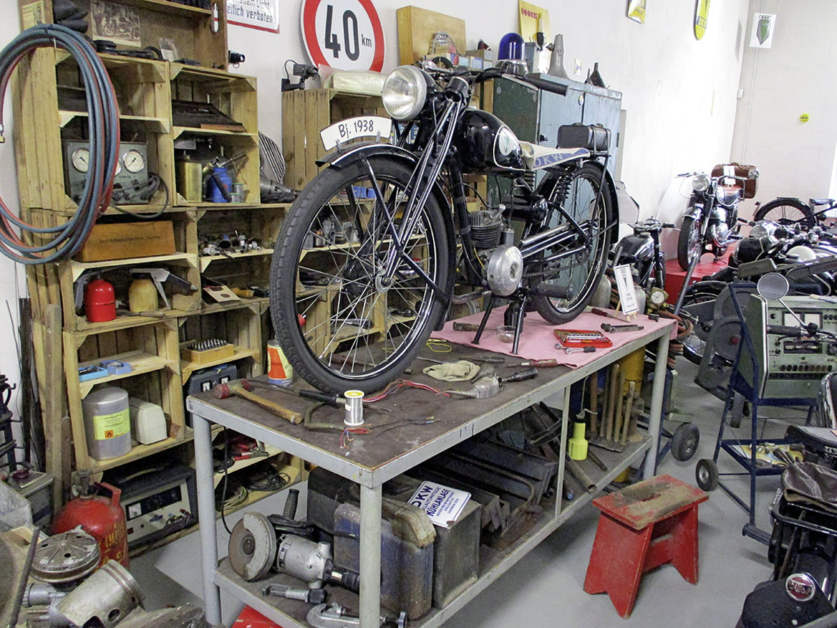 Deko vervollständigt die Sammlung Deko vervollständigt die Sammlung