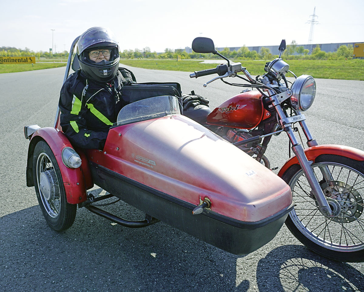 Gemütlich: Honda 250 Rebel mit Velorex-Beiwagen