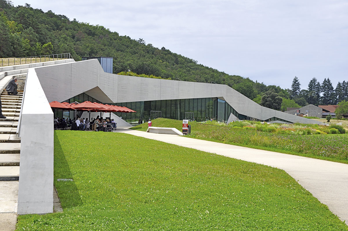Spektakulärer Nachbau der Grotte de Lascaux bei Montignac