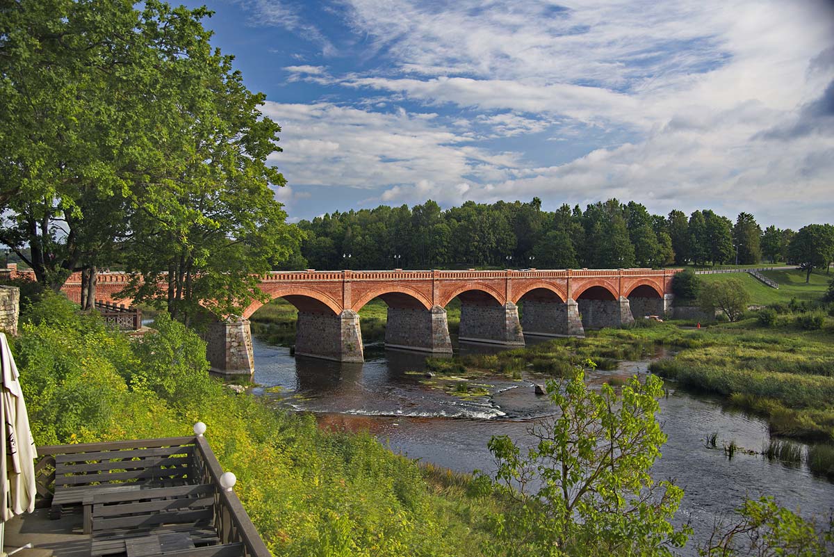Die längste noch befahrbare Backsteinbrücke Europas Die längste noch befahrbare Backsteinbrücke Europas