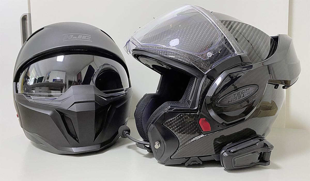 Praktisch, wenn man mehrere Helme fährt Praktisch, wenn man mehrere Helme fährt