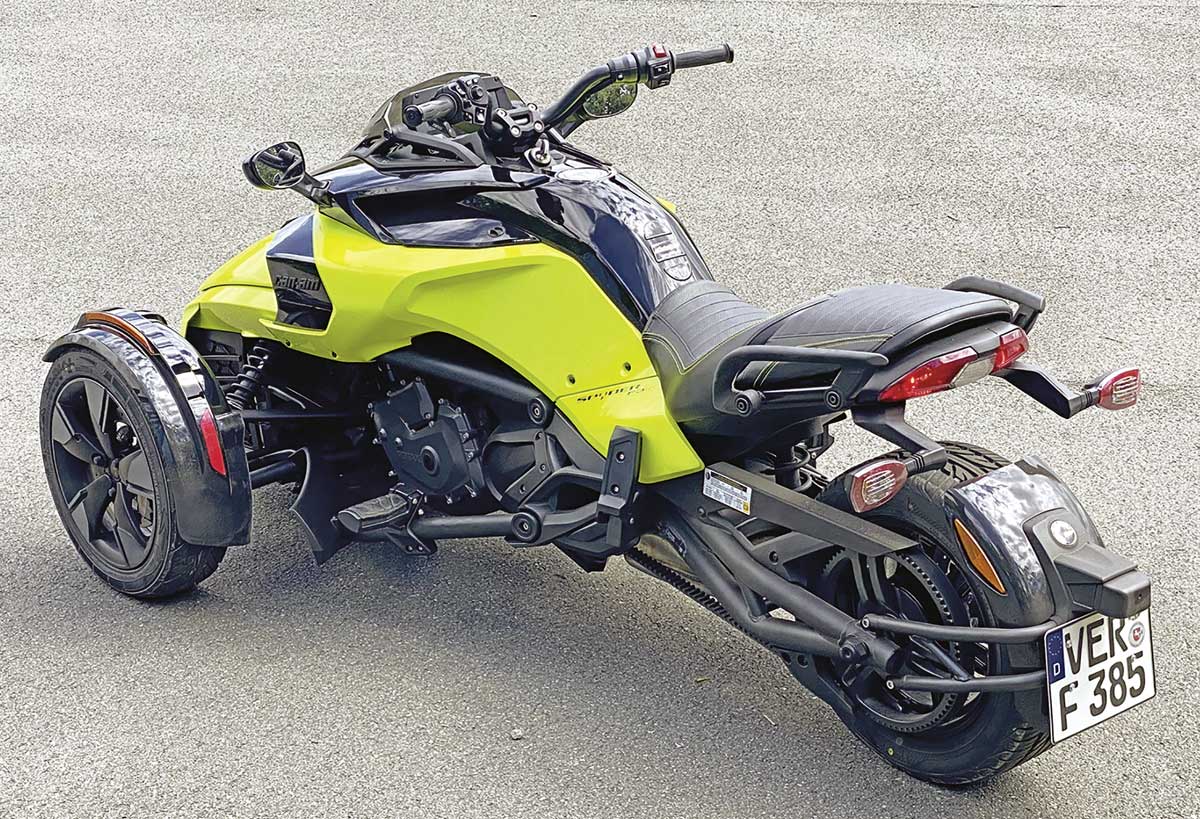 Can-Am Spyder - ein eigenständiges Fahrzeug Can-Am Spyder - ein eigenständiges Fahrzeug