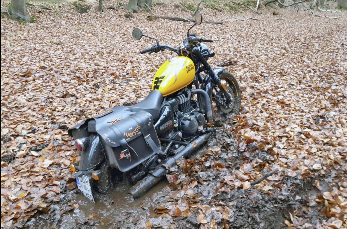 Royal Enfield Meteor 350 Fireball - Offroad geht auch - mit gewissen Einschränkungen …