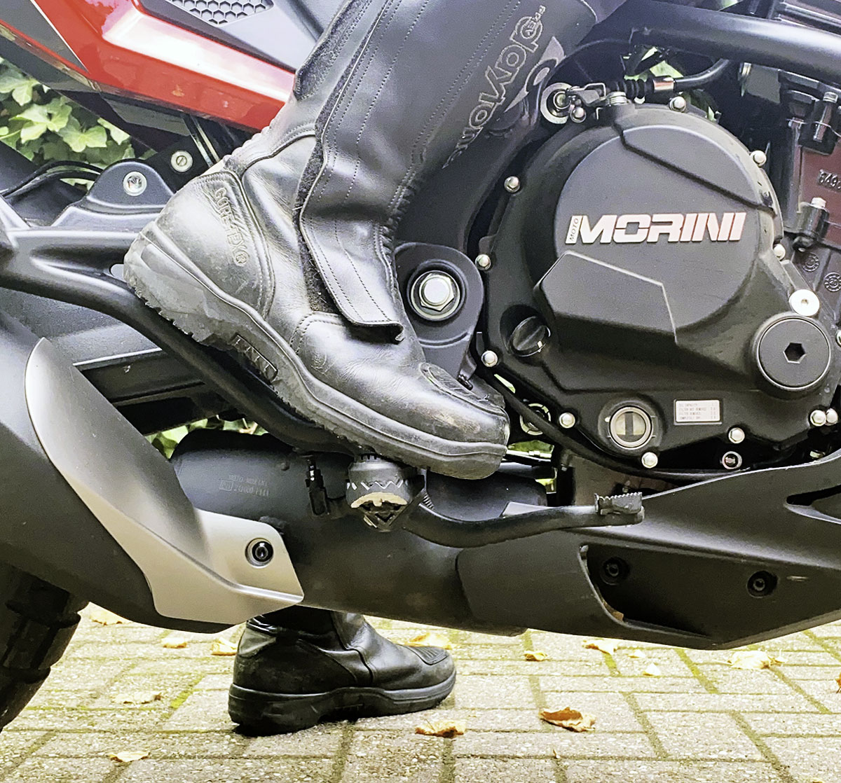 Bei großen Füßen wird es eng am Hacken Bei großen Füßen wird es eng am Hacken