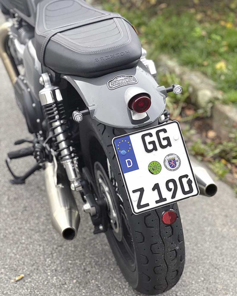 Rundum LED-Beleuchtung, bewährter Pirelli Phantom Reifen Rundum LED-Beleuchtung, bewährter Pirelli Phantom Reifen