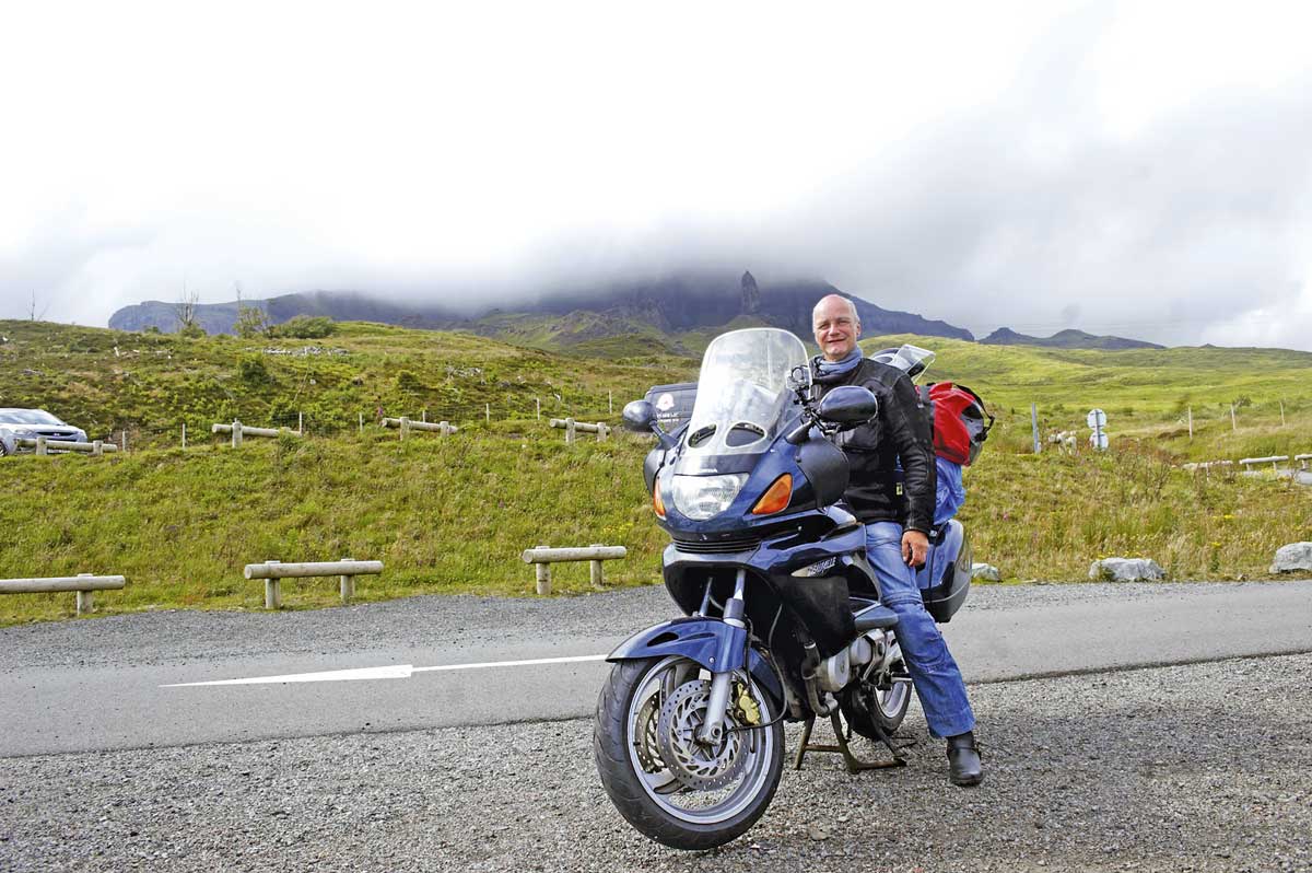 Wolkenverhangen, der "Old Man Of Storr"