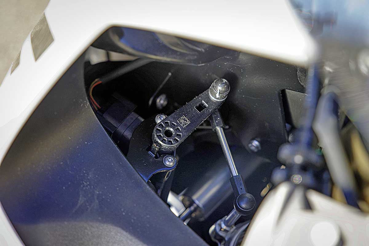 Neu: der Lenkwinkelsensor an der S 1000 RR