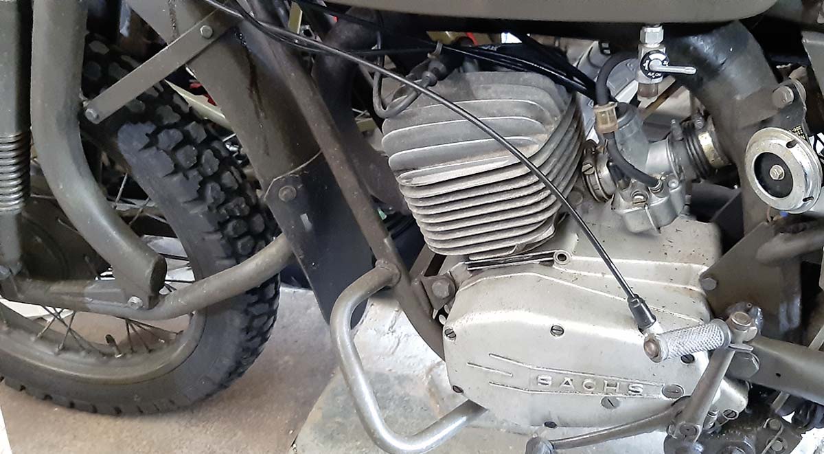 Am runden Zylinder erkennt man den 125er Motor