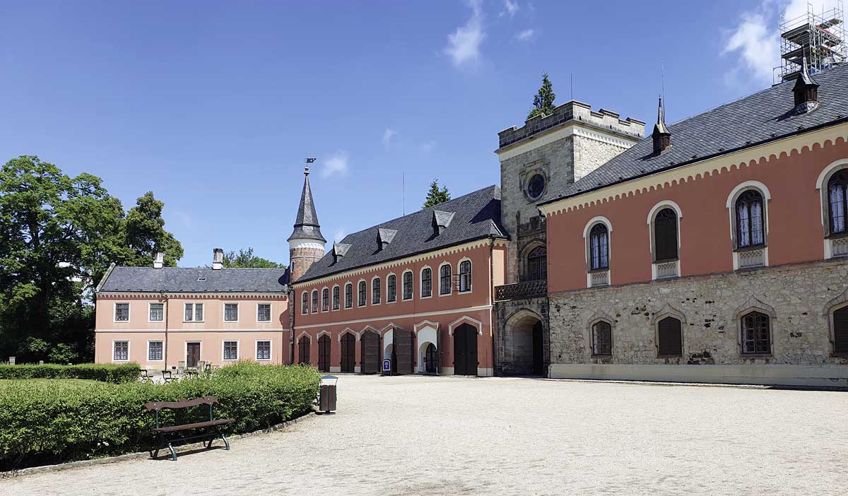 Schloss Sychrov, Zutritt nur mit Führung