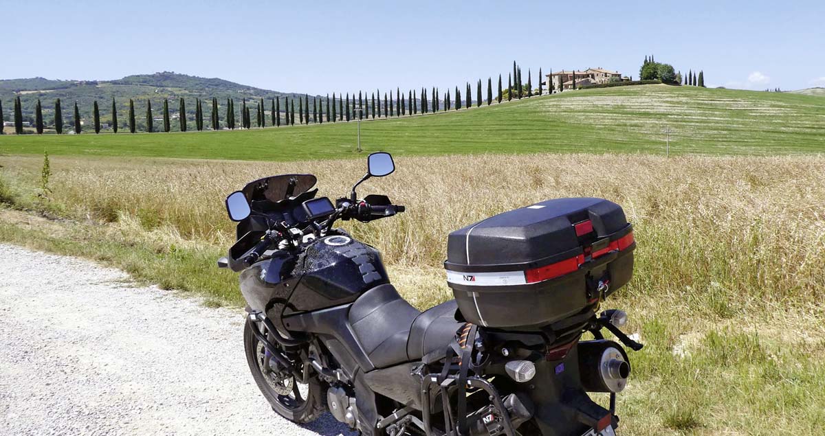 Suzuki DL 650 V-Strom in der Toskana