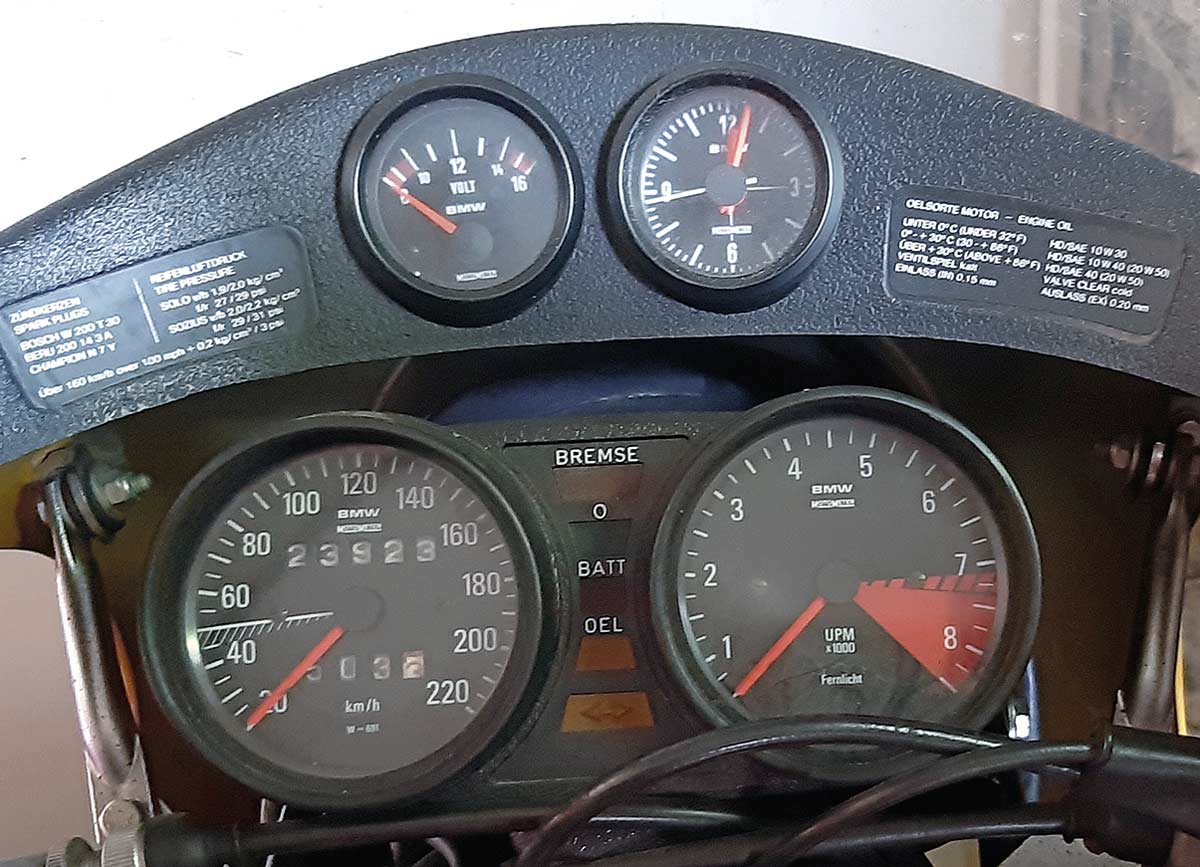 Sportliches Cockpit der 1970er