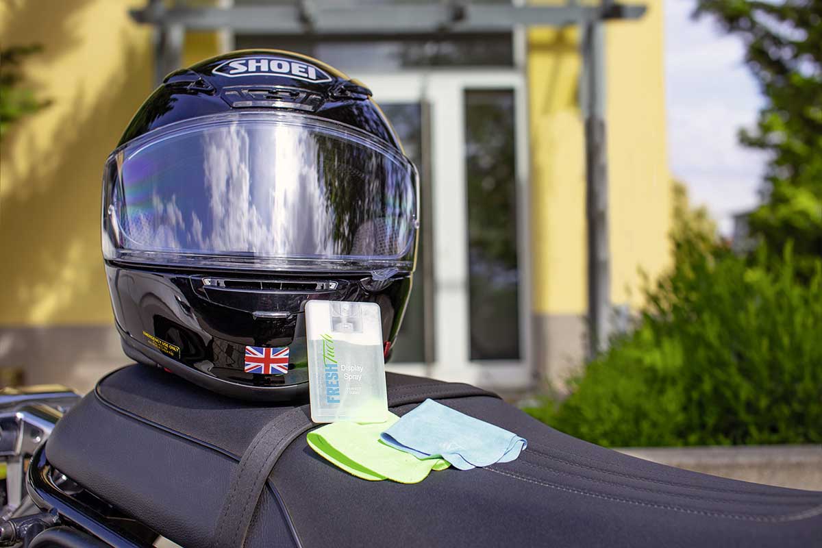 Praktisch für unterwegs: freshtuch care Display Cleaner Set