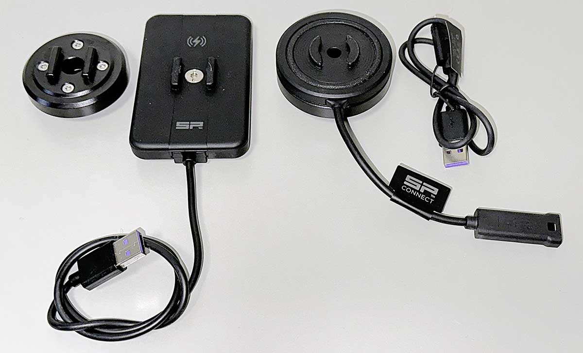 Vergleich: SPC QI-Charger mit sparatem Anti-Vibrationsmodul (links)