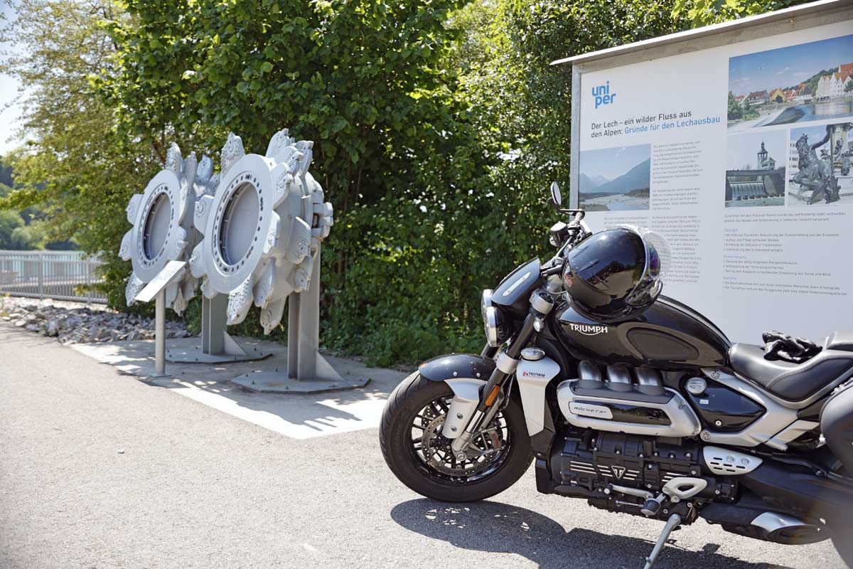 Der Forggensee speichert Wasser für die lechabwärts gelegenen Wasserkraftwerke.