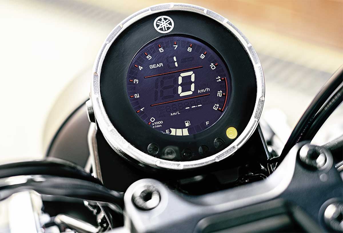 Digitales Cockpit im klassischen Rundinstrument