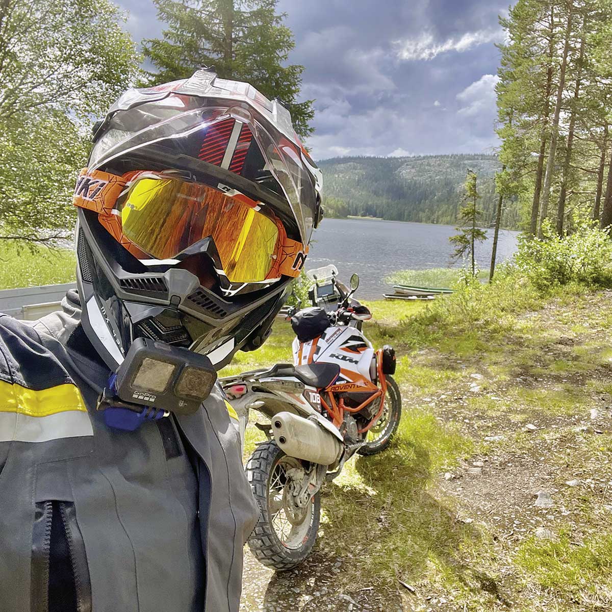 Gregor mit seiner Super Adventure R