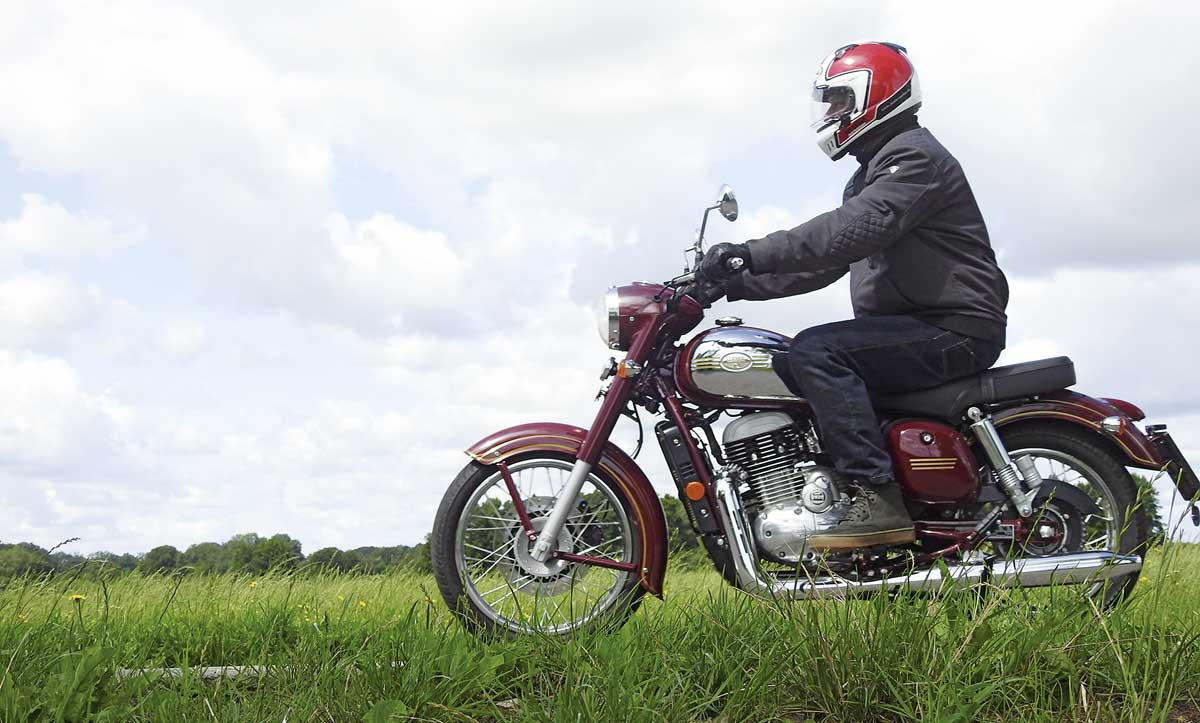 Gemütlich Reisen mit der Jawa