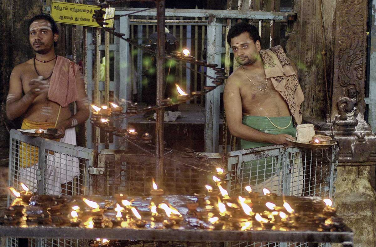 Priester im Meenakshi Tempel