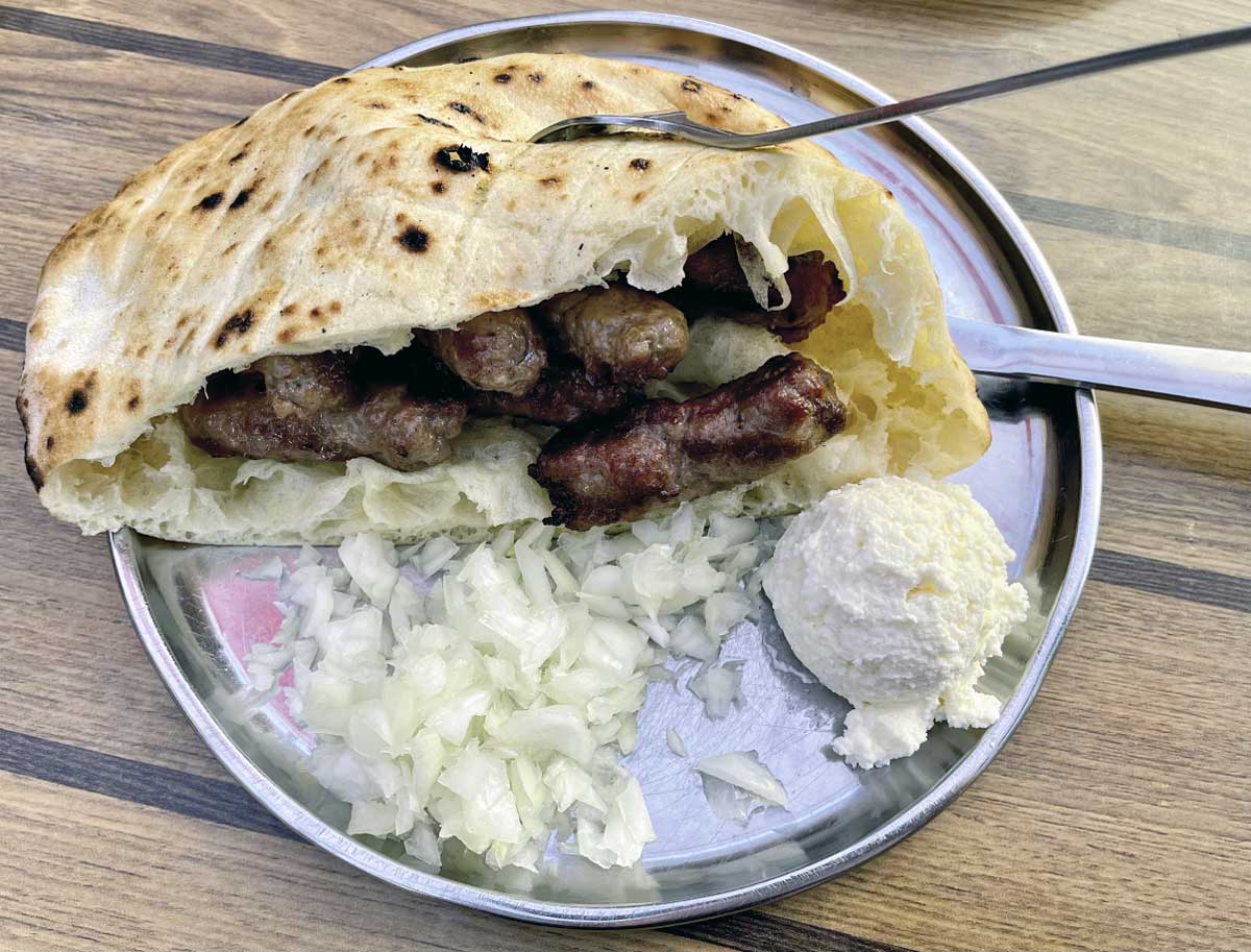 Obligatorisch bei einer Balkantour: Chevapi