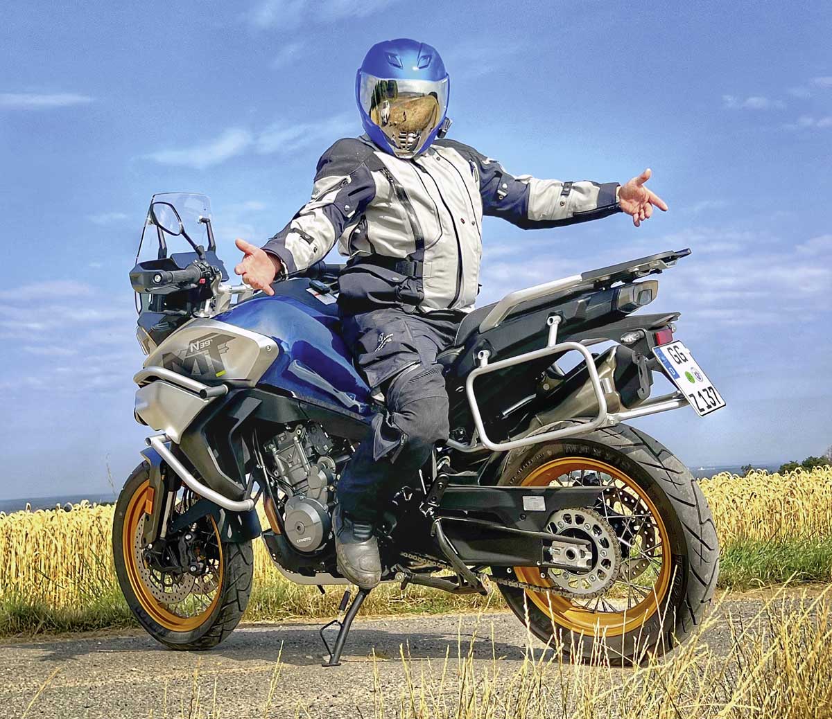 CFMOTO 800MT Touring - viel Ausstattung ab Werk …