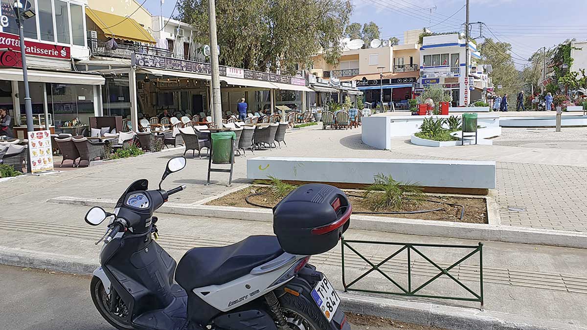 Die Cafés sind noch ziemlich leer