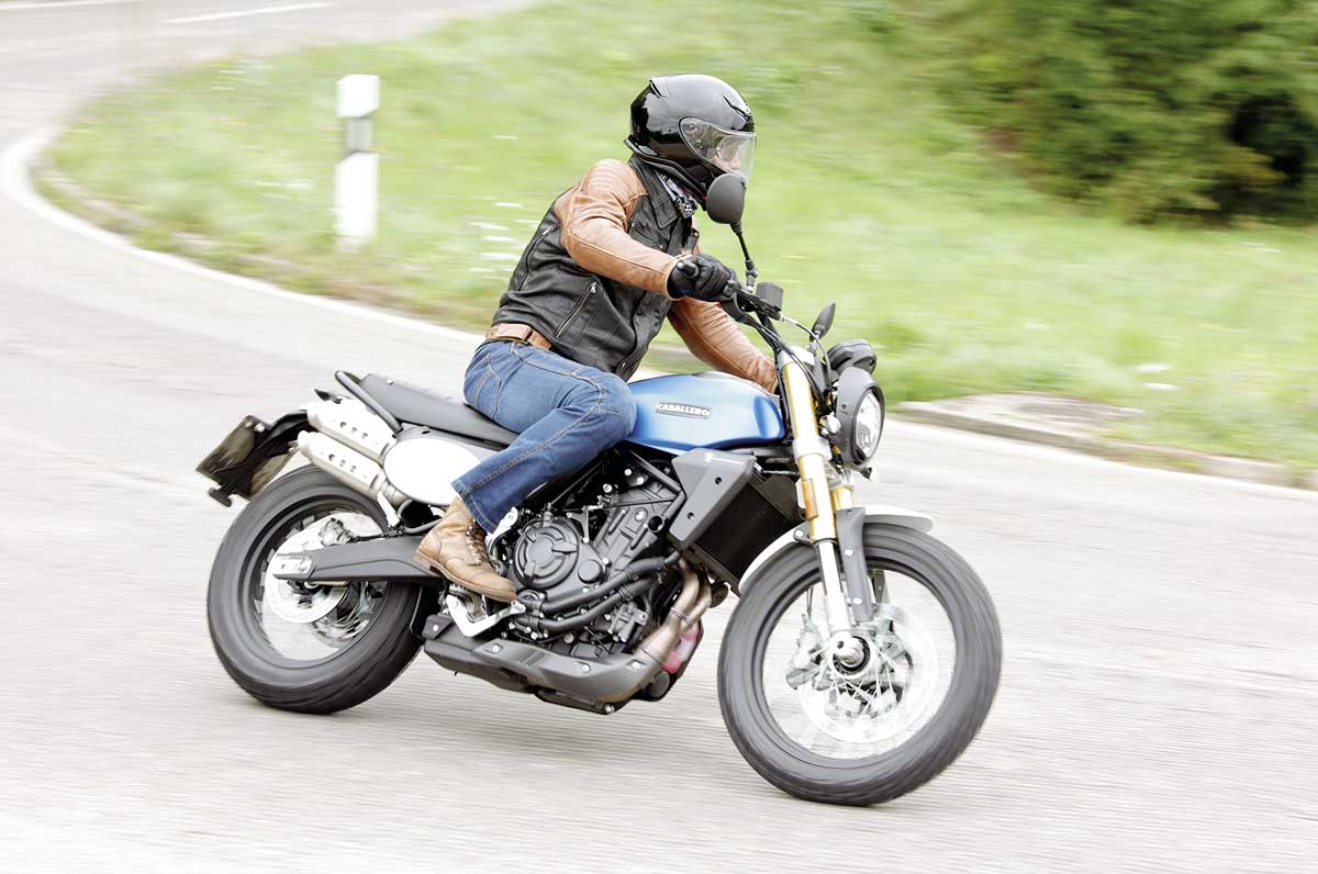 Ein klasse Landstraßenmotorrad