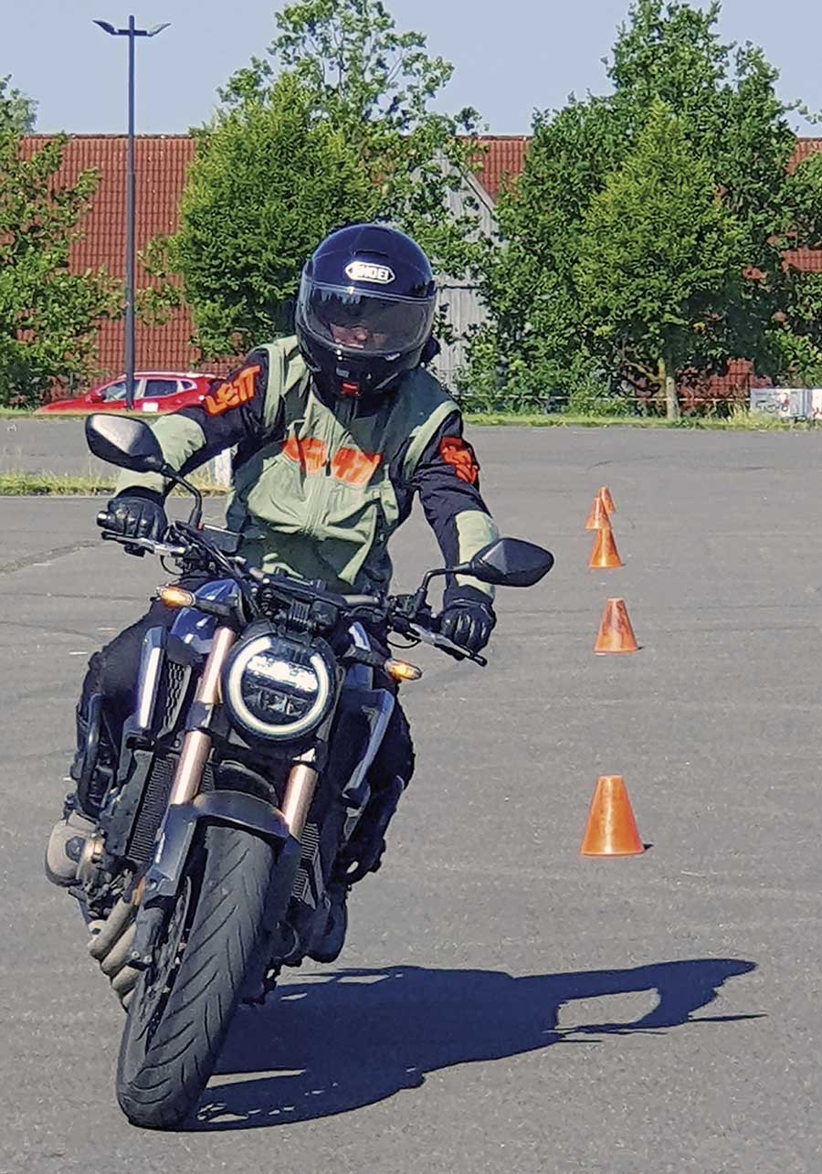 Fahrübungen bringen Motorrad-Feeling