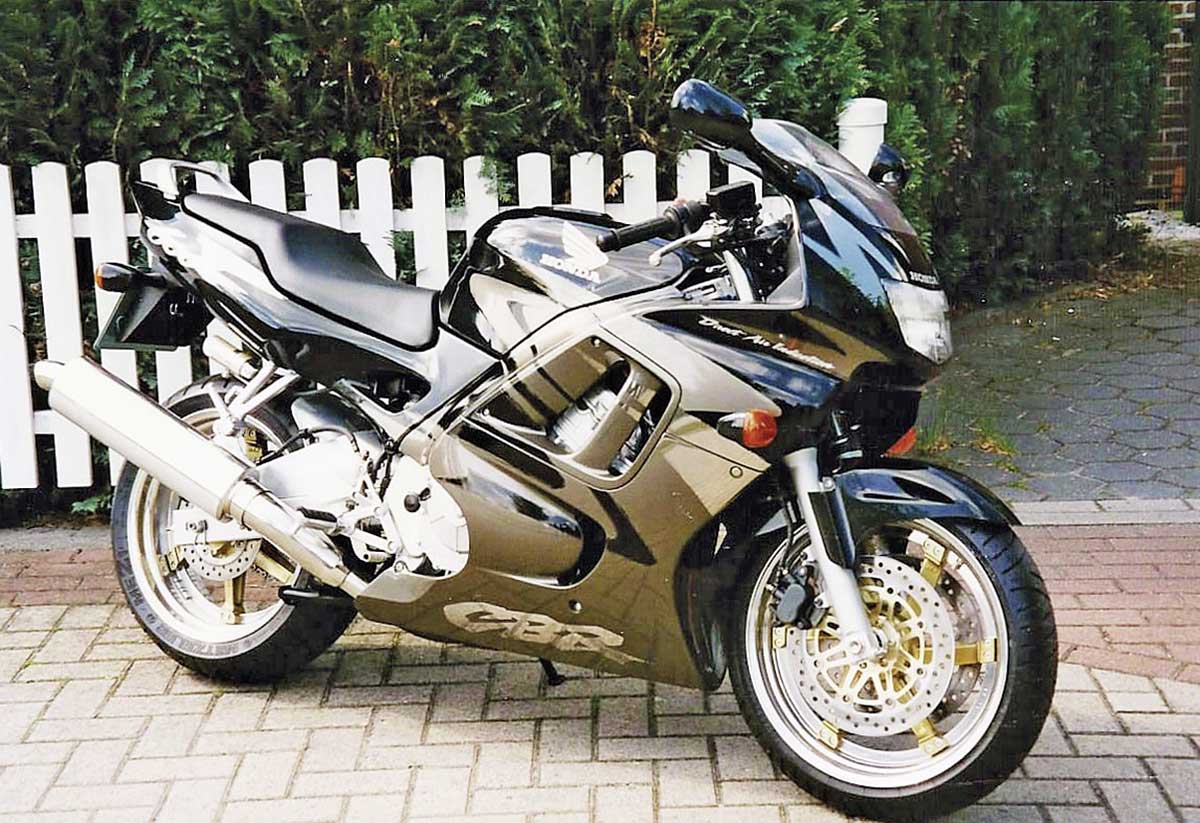 CBR 600 auf Korsika: inkl. Gepäck gestohlen