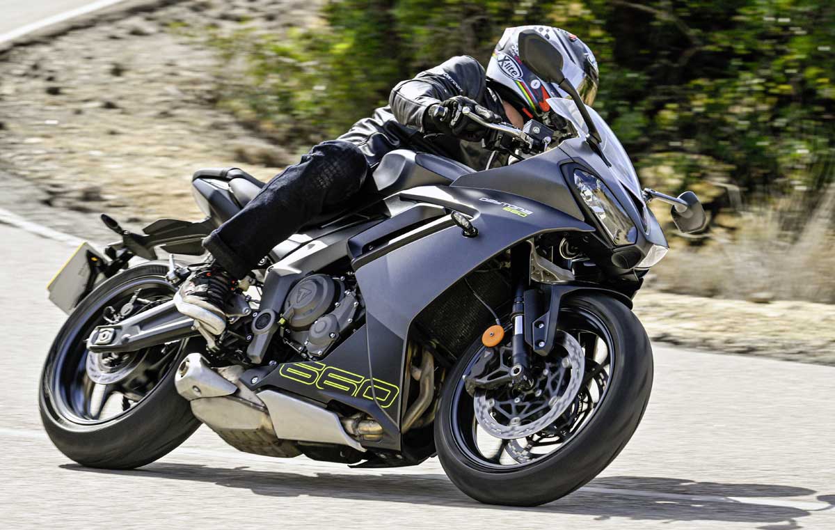 Fahrspaß auf kurvigen Landstraßen