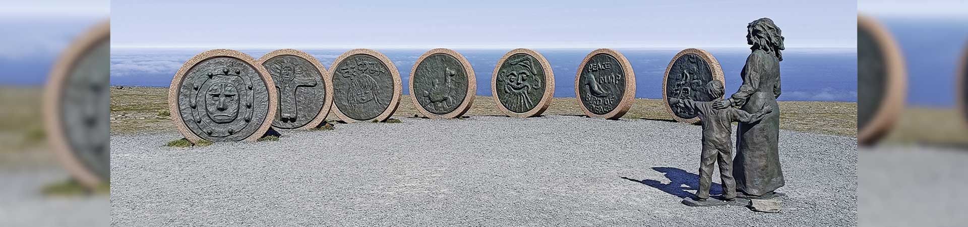 Das Denkmal der Kinder der Welt auf dem Nordkap-Plateau wurde von sieben Kindern unterschiedlicher Nationen angefertigt