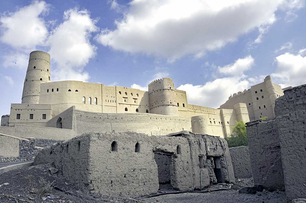 Das riesige Fort in Bahla